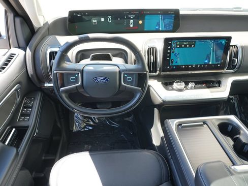 Used 2025 Ford Expedition Platinum AWD/4WD image 20