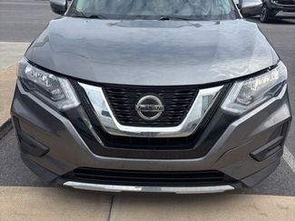 Used 2019 Nissan Rogue SV video 3