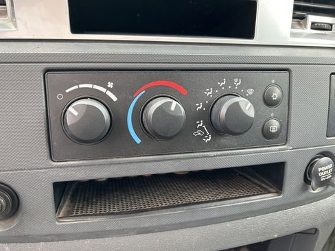 Used 2007 Dodge Ram 3500 Truck SLT image 14