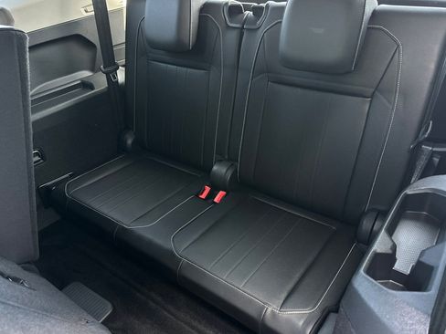 Used 2023 Volkswagen Tiguan SE FWD image 15