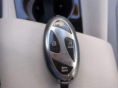 Used 2024 Hyundai Elantra Limited image 28