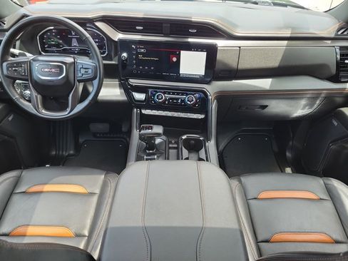 Used 2024 GMC Sierra 1500 AT4 w/ Technology Package AWD/4WD image 17