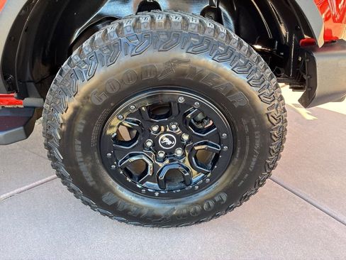 Certified 2024 Ford Bronco Wildtrak image 36