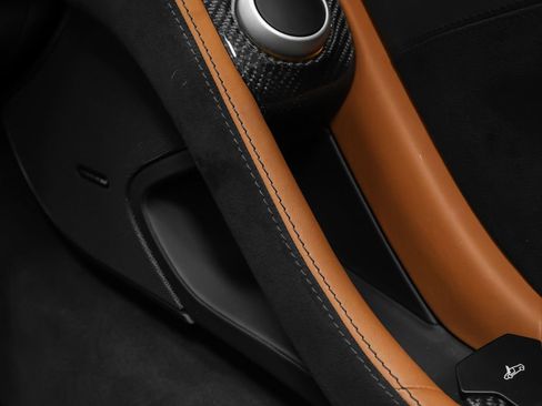Used 2013 McLaren MP4-12C Spider RWD image 25