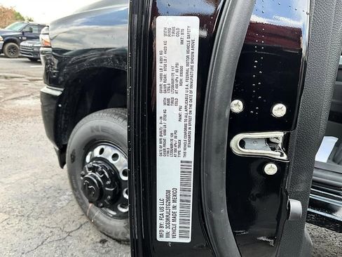 New 2026 RAM 3500 Laramie AWD/4WD image 41