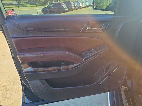 Used 2016 Chevrolet Suburban LTZ image 12