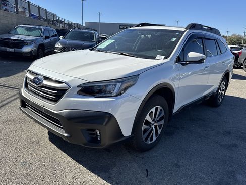 Used 2020 Subaru Outback Premium image 7