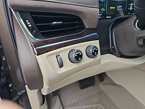 Used 2016 Cadillac Escalade Luxury image 20