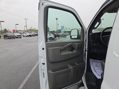 Used 2025 GMC Savana 2500 w/ Driver Convenience Package RWD image 17