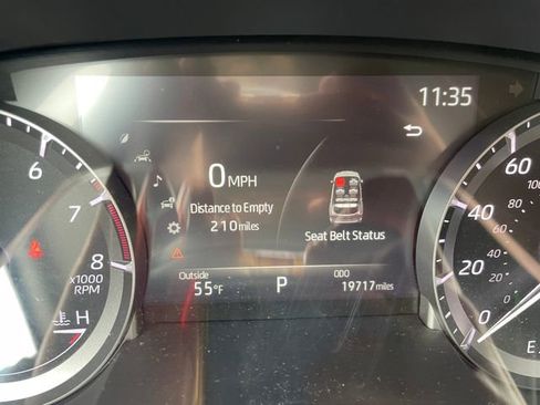 Used 2022 Toyota Highlander XLE AWD/4WD image 16