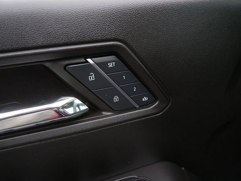 Used 2024 GMC Canyon AT4X image 15