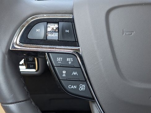 Certified 2023 Lincoln Nautilus Reserve w/ Equipment Group 202A image 27