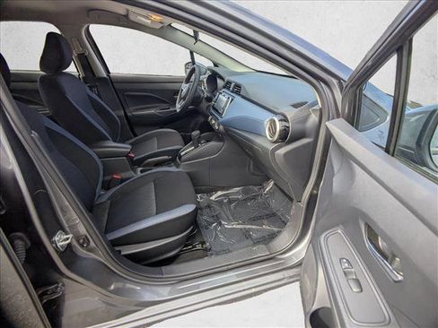 Used 2025 Nissan Versa SV image 11