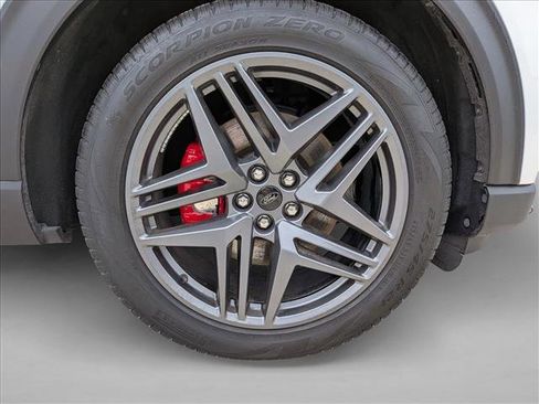 Used 2025 Ford Explorer ST AWD/4WD image 24