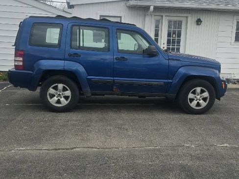 Used 2010 Jeep Liberty 4WD Sport image 15