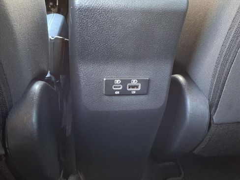 Used 2025 Nissan Kicks SV w/ Illumination Package image 25