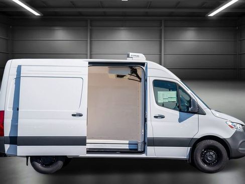 Used 2024 Mercedes-Benz Sprinter 144 Cargo image 7