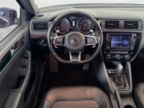 Used 2017 Volkswagen Jetta GLI image 16