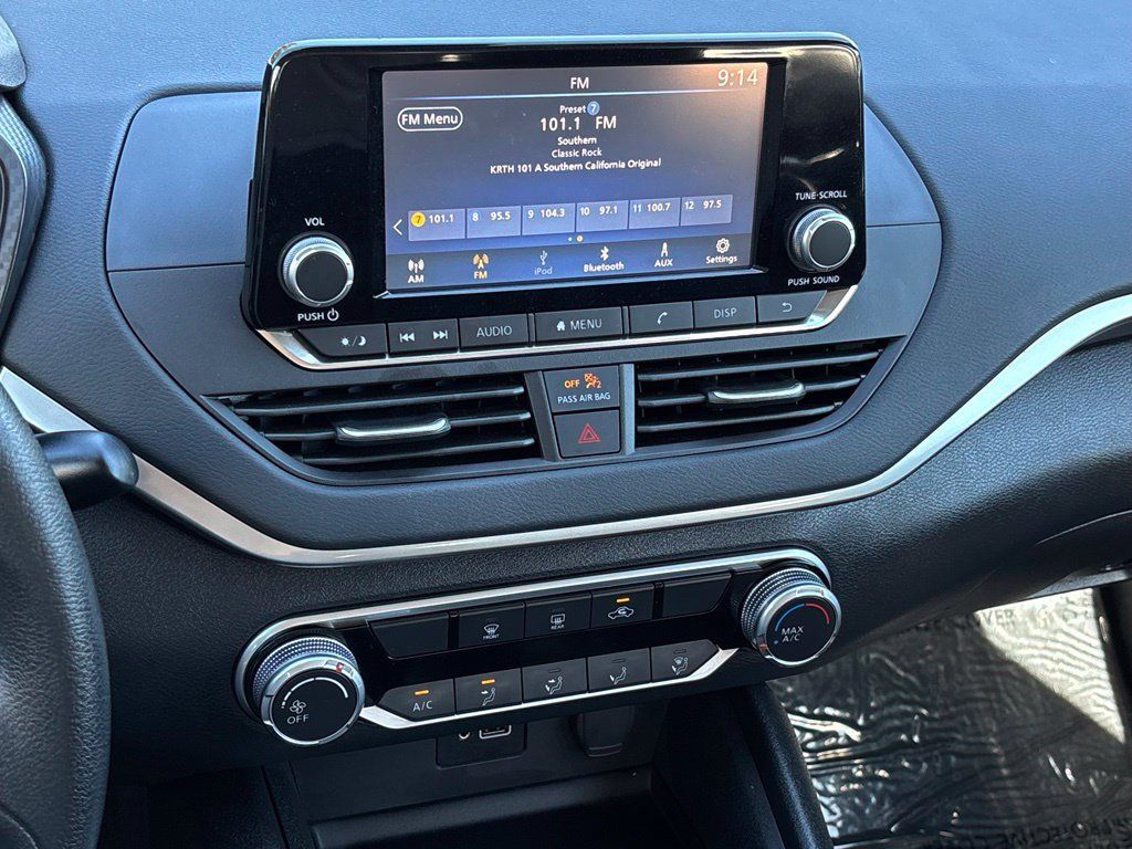 Certified 2021 Nissan Altima 2.5 S FWD image 16