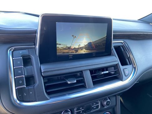 Used 2023 Chevrolet Suburban LT image 35