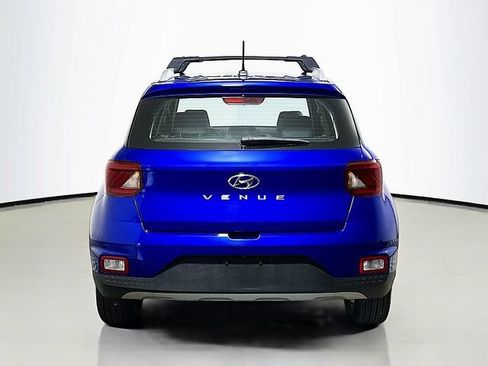 Used 2023 Hyundai Venue Limited FWD image 6