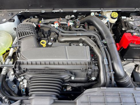 New 2025 Ford Maverick Lobo image 21