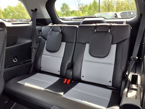 Used 2024 Ford Explorer XLT w/ Equipment Group 202A AWD/4WD image 8