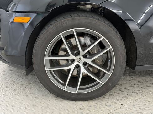 Used 2024 Porsche Macan AWD/4WD image 13