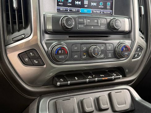 Used 2018 Chevrolet Silverado 1500 LTZ Z71 w/ LTZ Plus Package AWD/4WD image 27