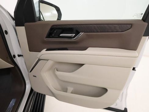 Certified 2025 GMC Yukon Denali w/ Sun & Power Step Package image 20