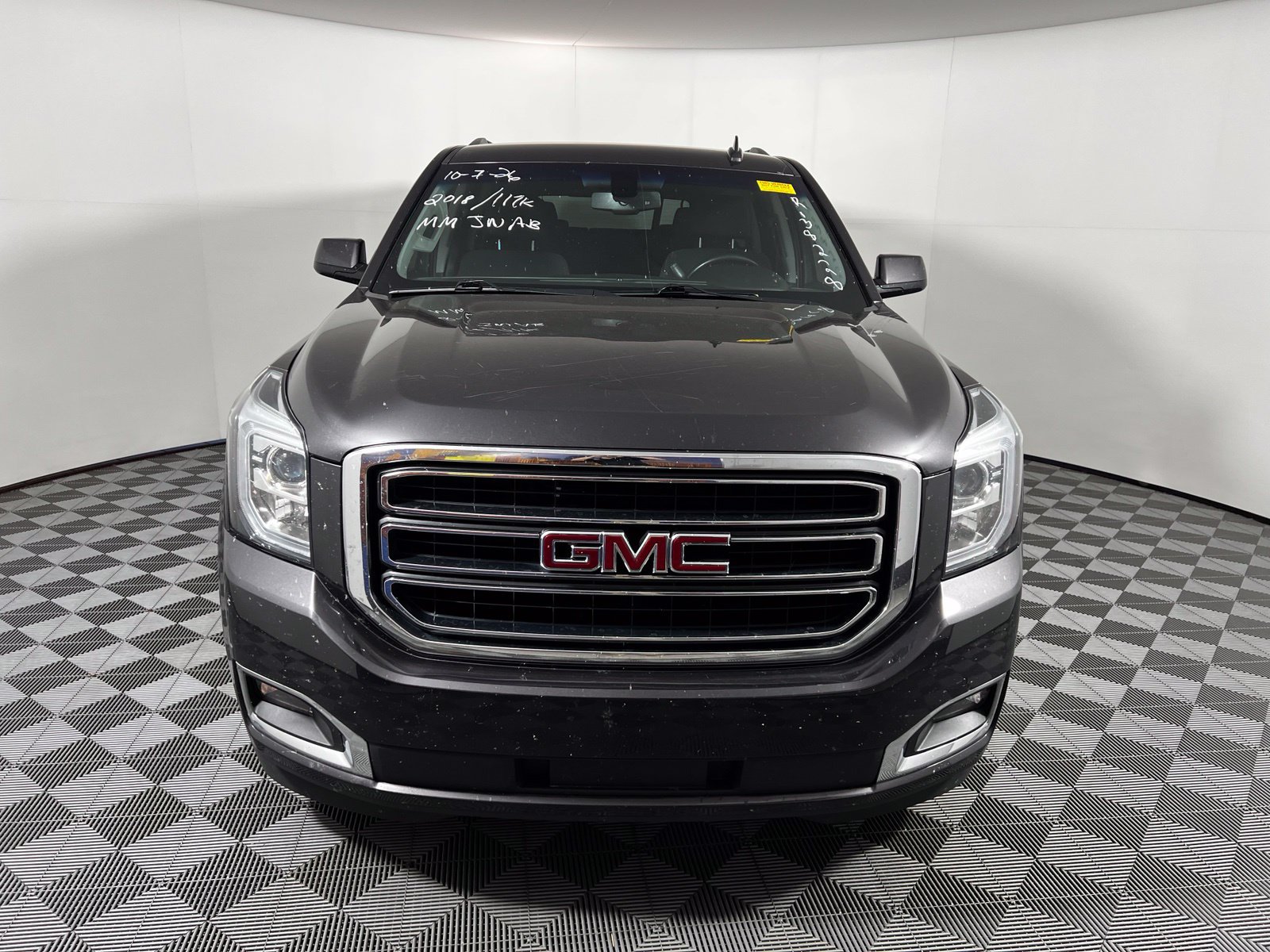 Used 2018 GMC Yukon SLE w/ SLE Value Package AWD/4WD image 2