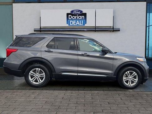 Certified 2022 Ford Explorer XLT AWD/4WD image 2