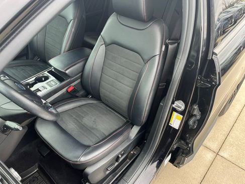 Used 2021 Ford Edge ST-Line image 12