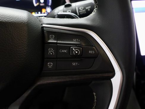 Used 2023 Jeep Grand Cherokee L Limited w/ Trailer Tow Group (B) AWD/4WD image 32