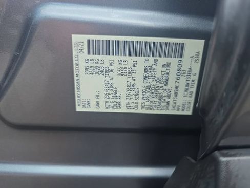 Used 2021 Nissan Rogue S AWD/4WD image 9