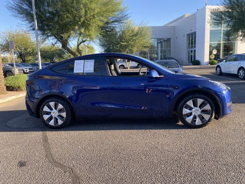 Used 2021 Tesla Model Y Long Range image 5