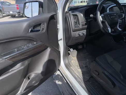 Used 2018 GMC Canyon SLE image 32