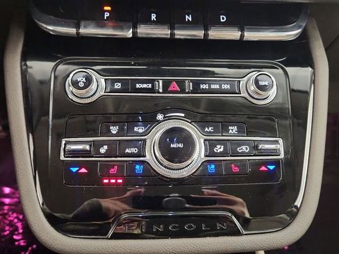 Used 2021 Lincoln Corsair AWD w/ Equipment Group 101A image 15