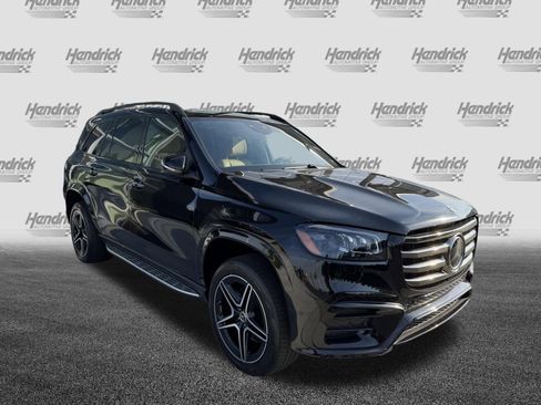 Used 2024 Mercedes-Benz GLS 450 4MATIC image 2