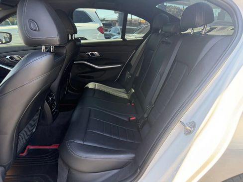 Used 2019 BMW 330i Sedan w/ M Sport Package RWD image 36