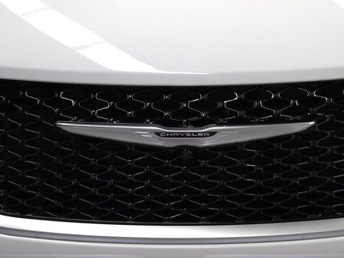 Used 2023 Chrysler Pacifica Pinnacle image 42