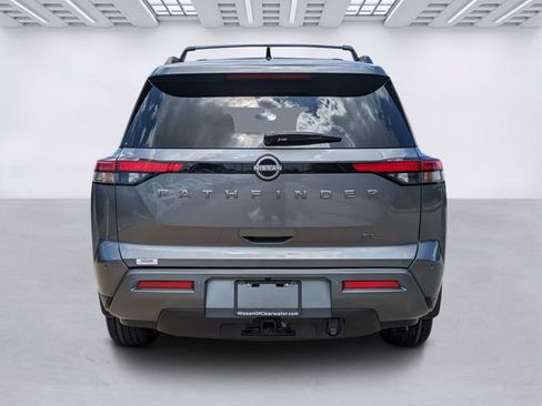 Certified 2026 Nissan Pathfinder SL w/ SL Premium Package FWD image 6