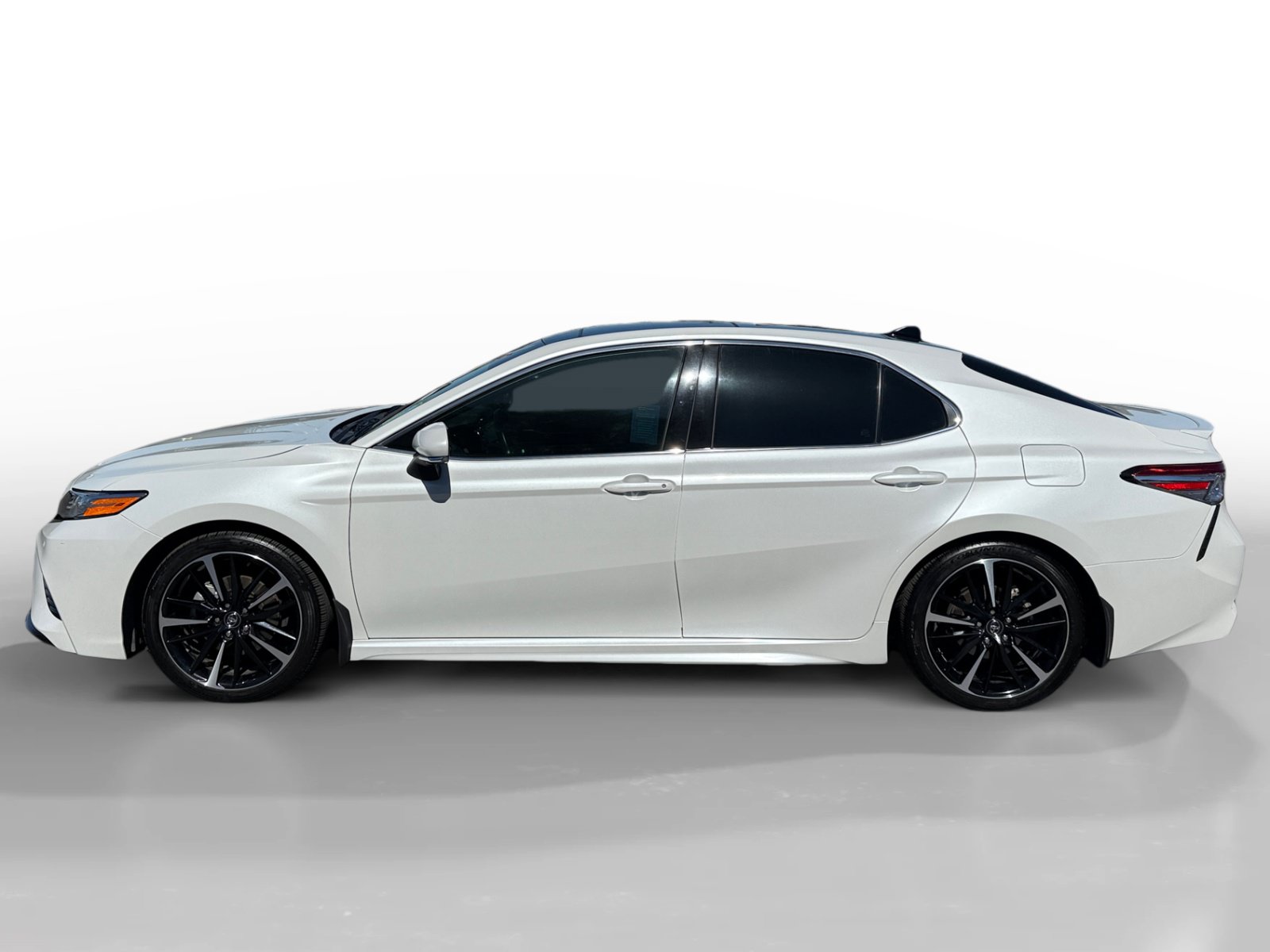 Used 2020 Toyota Camry XSE w/ Driver Assist Package FWD image 2