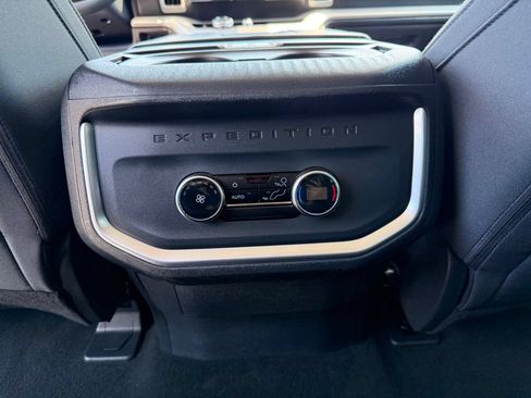 Used 2025 Ford Expedition Active AWD/4WD image 14