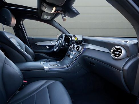 Used 2023 Mercedes-Benz GLC 300 4MATIC Coupe image 37