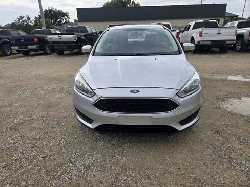 Used 2015 Ford Focus SE FWD image 11