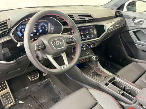 Used 2025 Audi Q3 2.0T Premium Plus w/ Premium Plus Package image 4