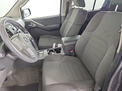 Used 2011 Nissan Pathfinder S image 4