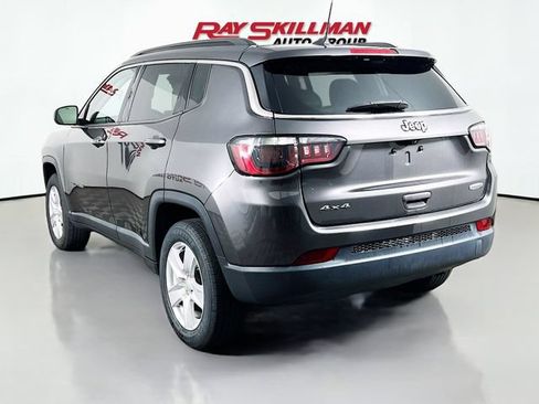 Used 2022 Jeep Compass Latitude w/ Sun and Sound Group AWD/4WD image 5