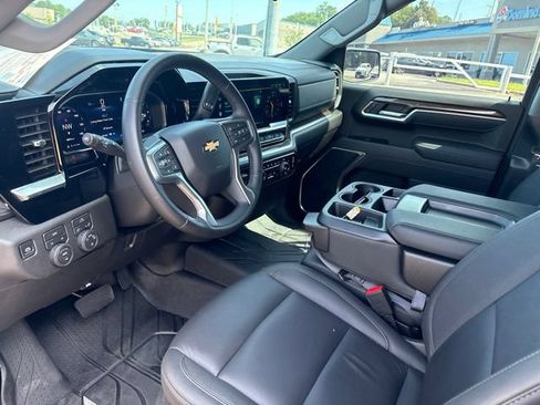 Used 2026 Chevrolet Silverado 1500 LT w/ Leather Package AWD/4WD image 8